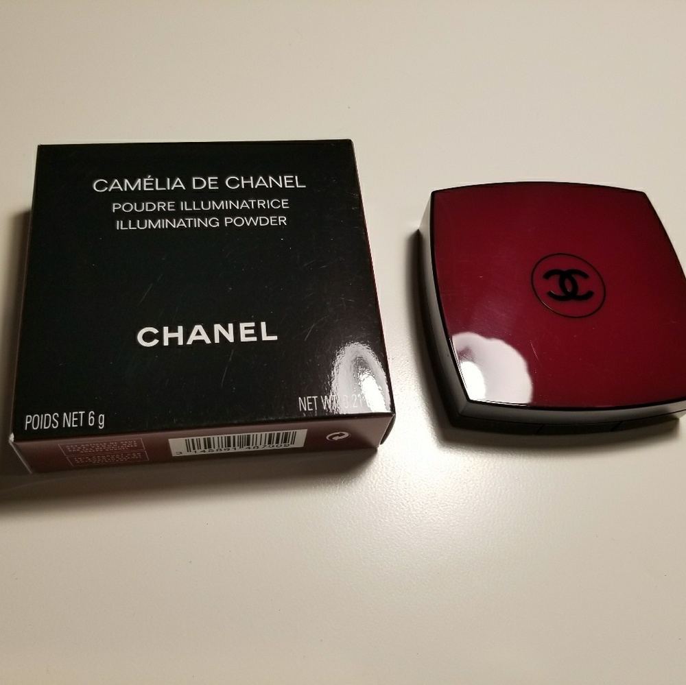 Chanel Camélia de chanel illuminating powder